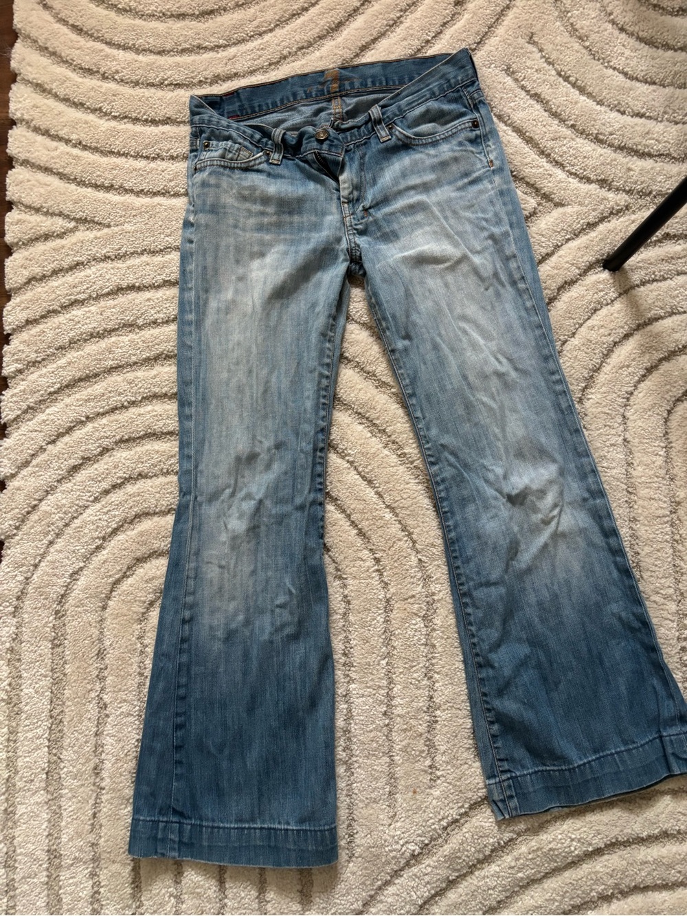 Super cute seven for all mankind petite flare jeans 🤩